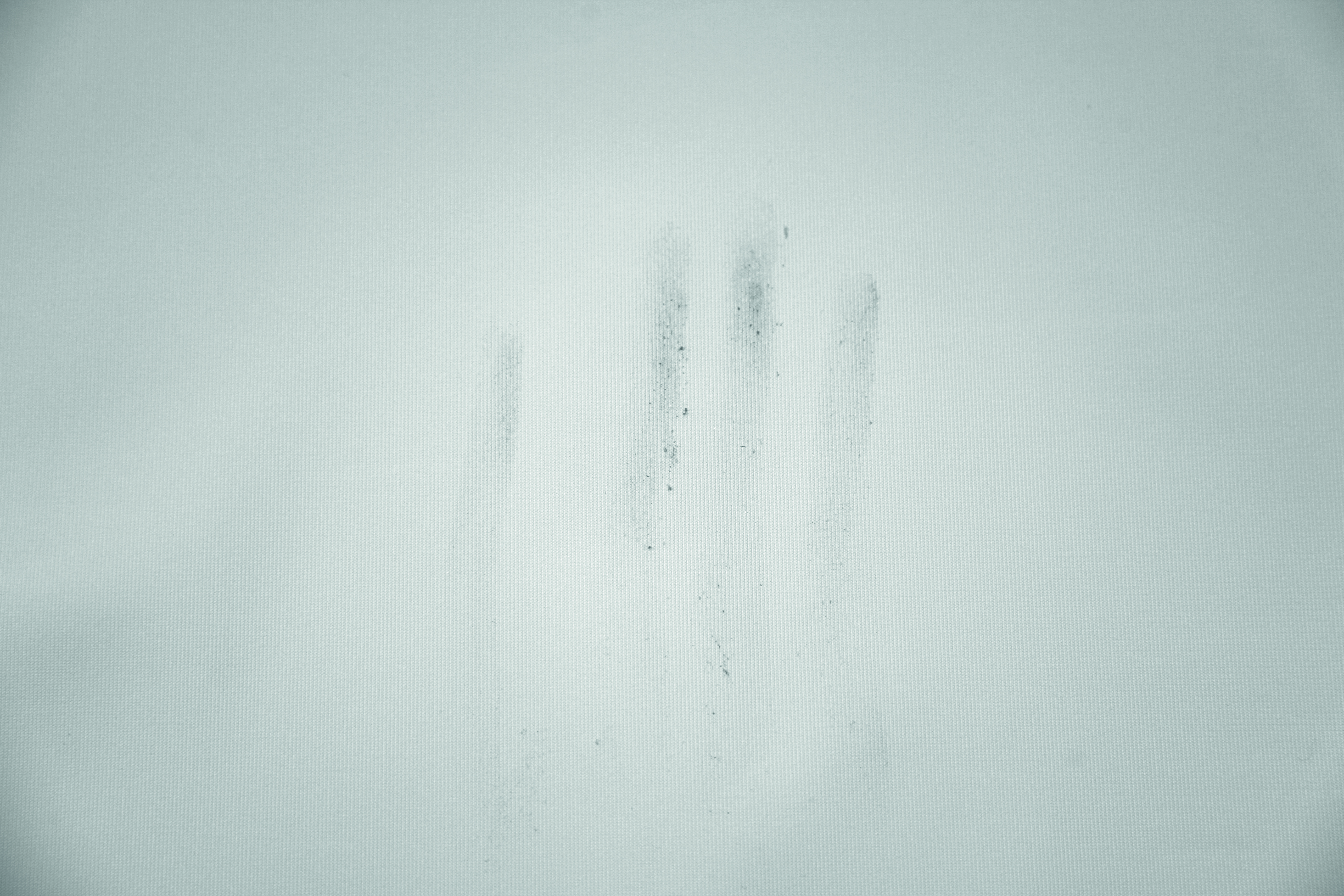 Abîmer la toile lors de la manipulation